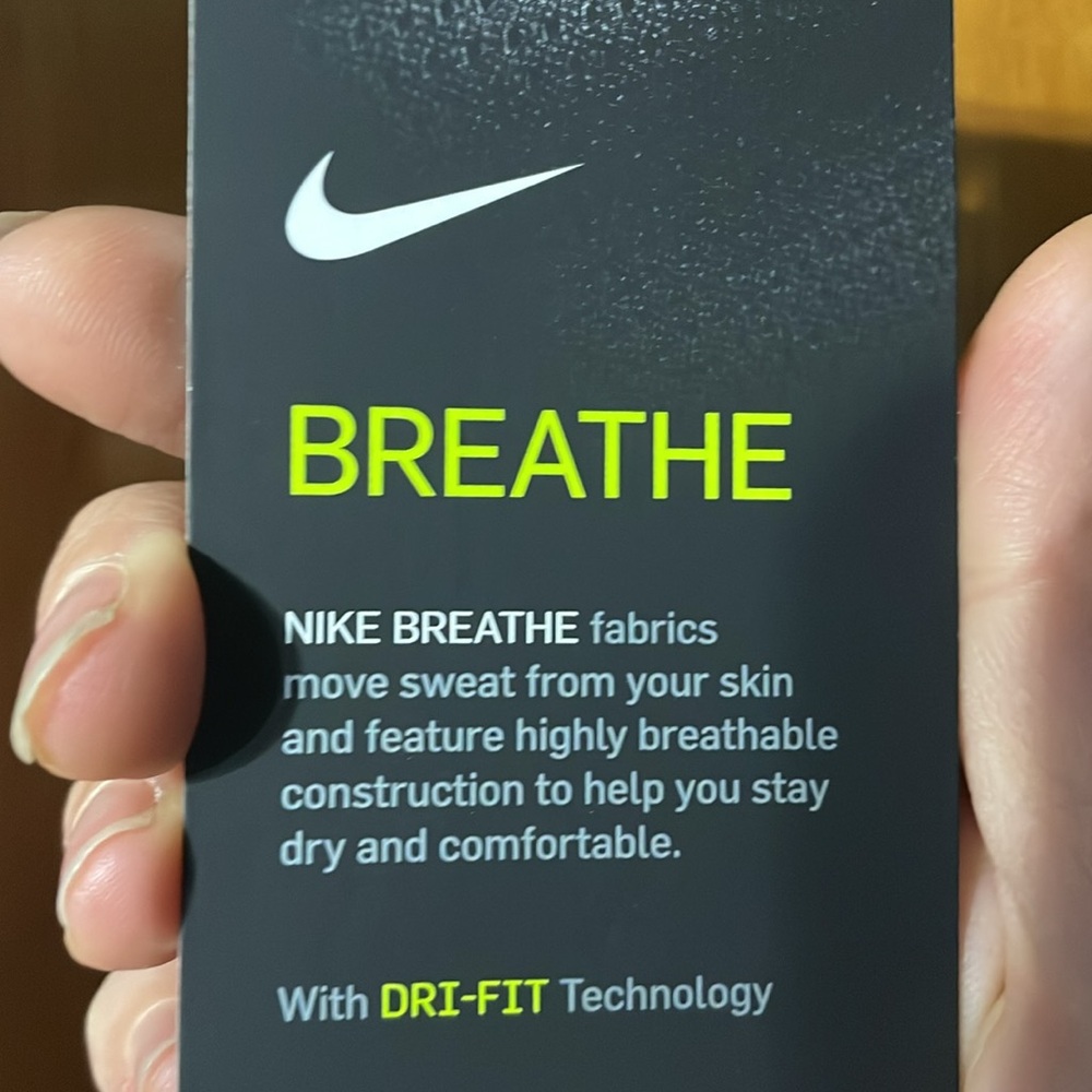 Nike - Picture 4 of 6